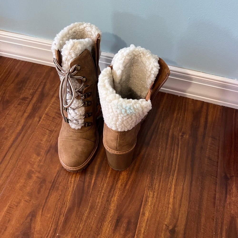Women's Brown Heeled Boots with Faux Fur Lining